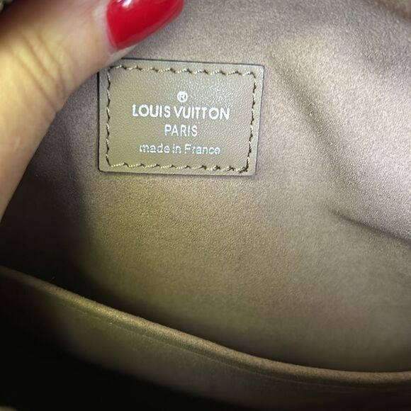 Louis Vuitton NWOT bag with cross body straps silver keys locks dust bag - Picture 3 of 17